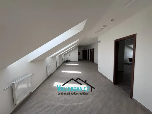 Pronájem ordinace, Hulín, Vrchlického, 300 m2