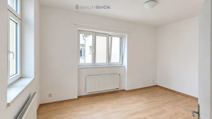 Pronájem bytu 1+1, České Budějovice - České Budějovice 3, Pražská tř., 45 m2