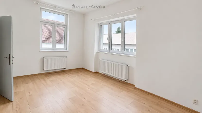 Pronájem bytu 1+1, České Budějovice - České Budějovice 3, Pražská tř., 45 m2