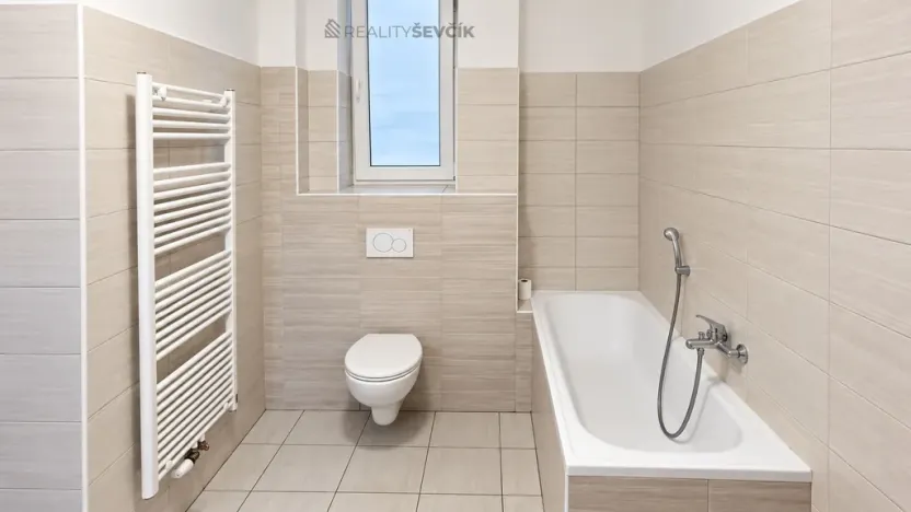 Pronájem bytu 1+1, České Budějovice - České Budějovice 3, Pražská tř., 45 m2