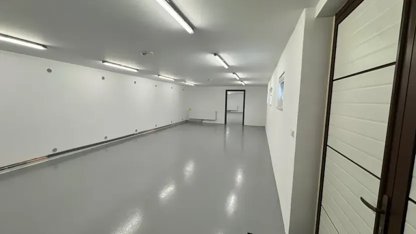 Pronájem obchodního prostoru, Liberec, Uralská, 270 m2