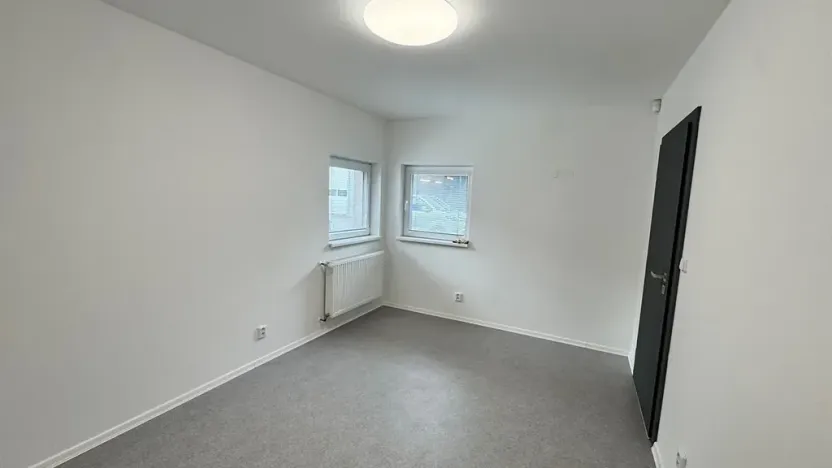 Pronájem obchodního prostoru, Liberec, Uralská, 270 m2