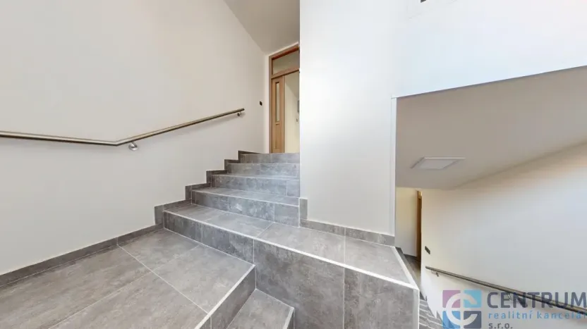Pronájem kanceláře, Jablonec nad Nisou, Liberecká, 350 m2