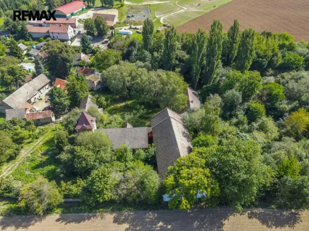 Prodej pozemku pro bydlení, Zásmuky, 42137 m2