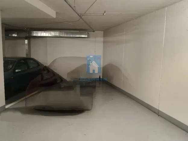 Pronájem garážového stání, Praha, Březenská, 12 m2