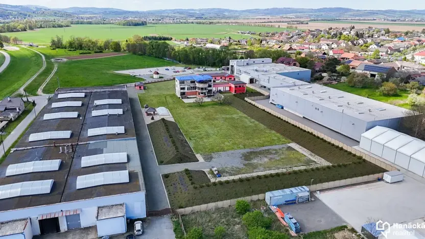 Prodej komerčního pozemku, Moravičany, 13670 m2