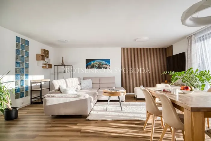 Prodej rodinného domu, Kamenice nad Lipou, Dobšova, 215 m2