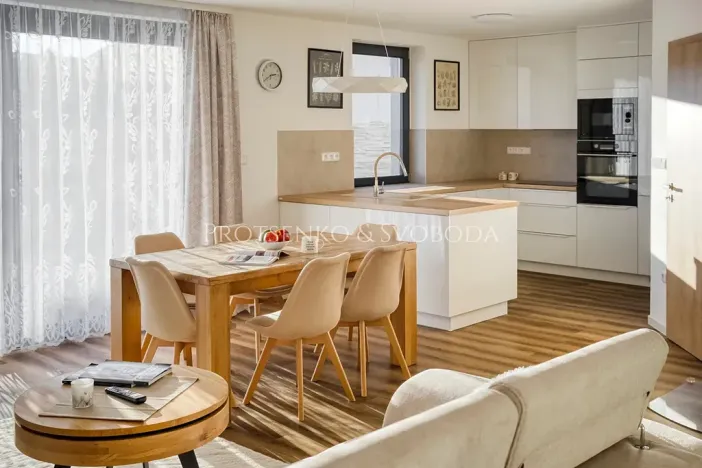 Prodej rodinného domu, Kamenice nad Lipou, Dobšova, 215 m2
