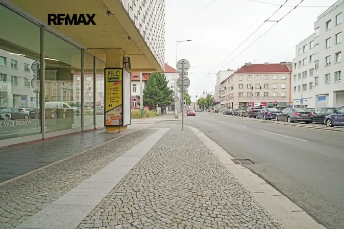 Pronájem obchodního prostoru, Hradec Králové, Gočárova třída, 865 m2