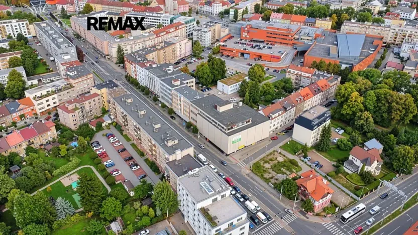 Pronájem obchodního prostoru, Hradec Králové, Gočárova třída, 865 m2