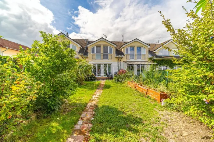 Pronájem rodinného domu, Hostivice, Kaštanová, 98 m2