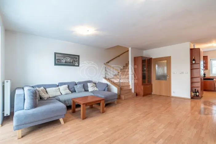Pronájem rodinného domu, Hostivice, Kaštanová, 98 m2