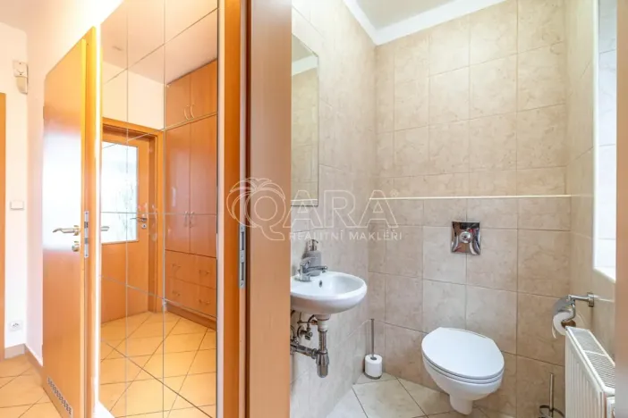 Pronájem rodinného domu, Hostivice, Kaštanová, 98 m2