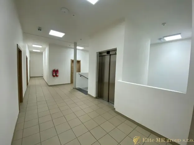 Pronájem kanceláře, Nymburk, Za Žoskou, 14 m2