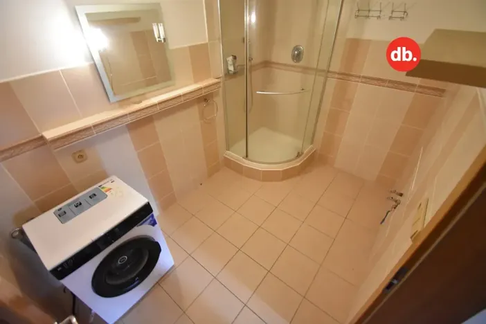 Pronájem bytu 3+1, Karlovy Vary, Majakovského, 74 m2