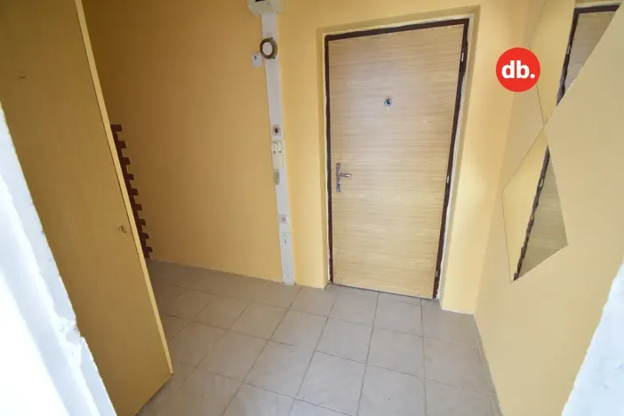 Pronájem bytu 2+1, Hroznětín, Sídliště, 60 m2