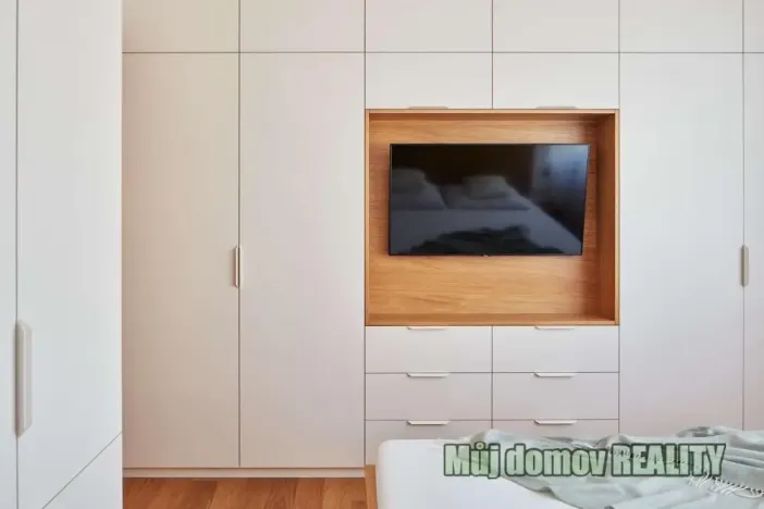 Pronájem bytu 4+kk, Praha - Strašnice, Pod strašnickou vinicí, 113 m2