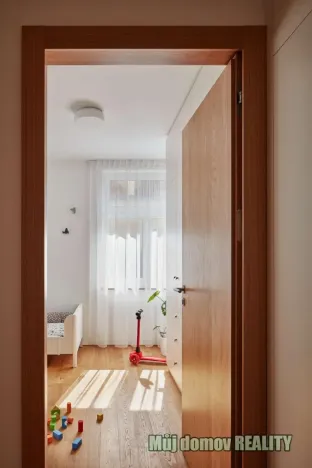 Pronájem bytu 4+kk, Praha - Strašnice, Pod strašnickou vinicí, 113 m2