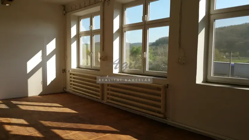 Pronájem výrobních prostor, Česká, 270 m2