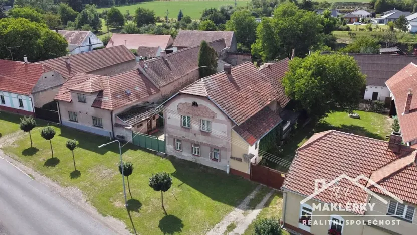 Prodej zemědělské usedlosti, Močovice, 168 m2
