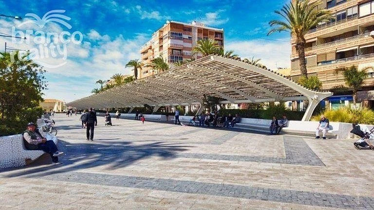 Prodej bytu 4+kk, Torrevieja, Alicante, Španělsko, 102 m2