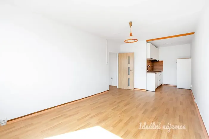 Pronájem bytu 2+kk, Praha, Ohradní, 42 m2