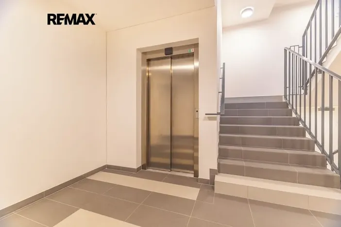 Pronájem bytu 2+kk, Praha - Hlubočepy, Divíškové, 50 m2