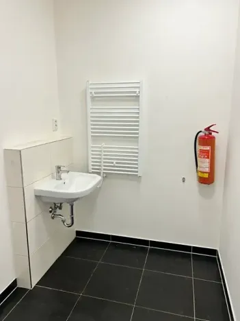 Pronájem obchodního prostoru, Praha - Vysočany, Čerpadlová, 55 m2