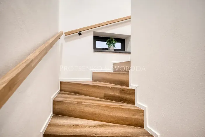 Prodej rodinného domu, Kamenice nad Lipou, Dobšova, 215 m2