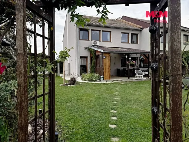 Prodej rodinného domu, Žatec - Bezděkov, 218 m2