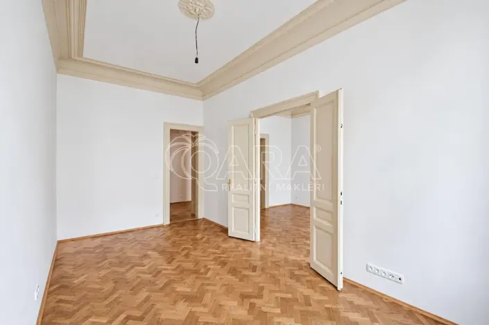 Pronájem bytu 2+1, Praha - Staré Město, Kaprova, 84 m2