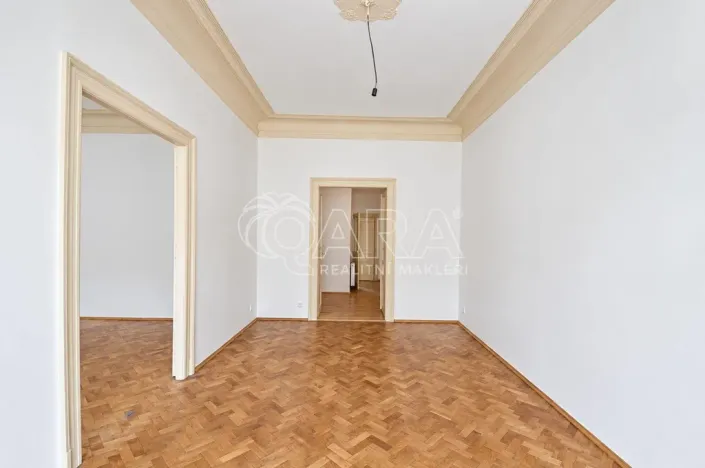 Pronájem bytu 2+1, Praha - Staré Město, Kaprova, 84 m2