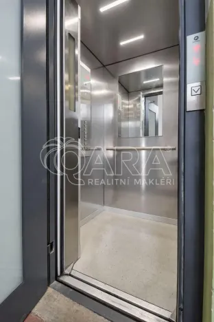 Pronájem bytu 2+1, Praha - Staré Město, Kaprova, 84 m2