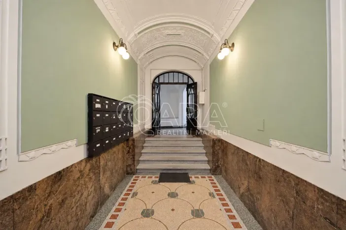 Pronájem bytu 2+1, Praha - Staré Město, Kaprova, 84 m2