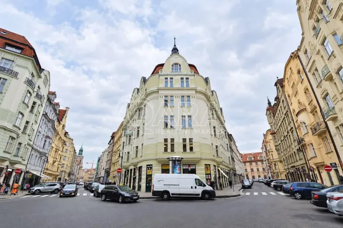 Pronájem bytu 2+1, Praha - Staré Město, Kaprova, 84 m2