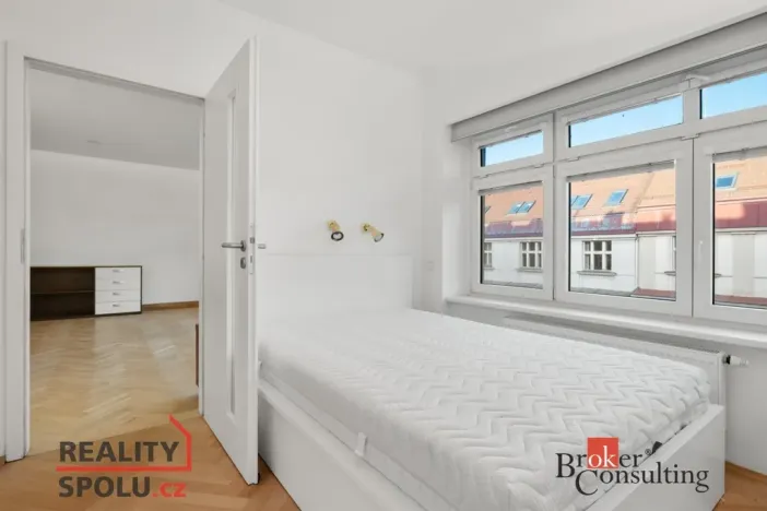 Prodej bytu 2+1, Praha - Bubeneč, V. P. Čkalova, 51 m2