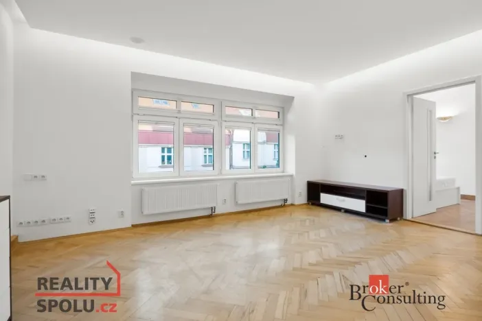 Prodej bytu 2+1, Praha - Bubeneč, V. P. Čkalova, 51 m2