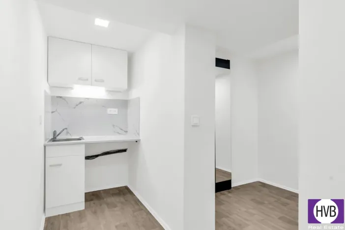 Prodej bytu 1+kk, Praha, Suchdolské náměstí, 14 m2