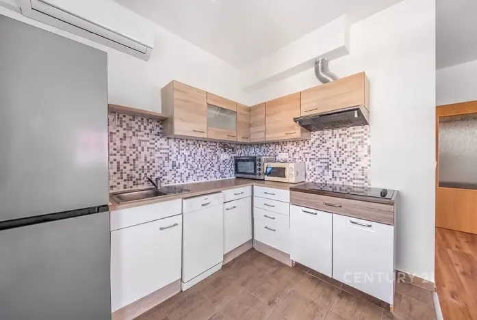 Pronájem bytu 1+kk, Praha - Kyje, Sicherova, 33 m2