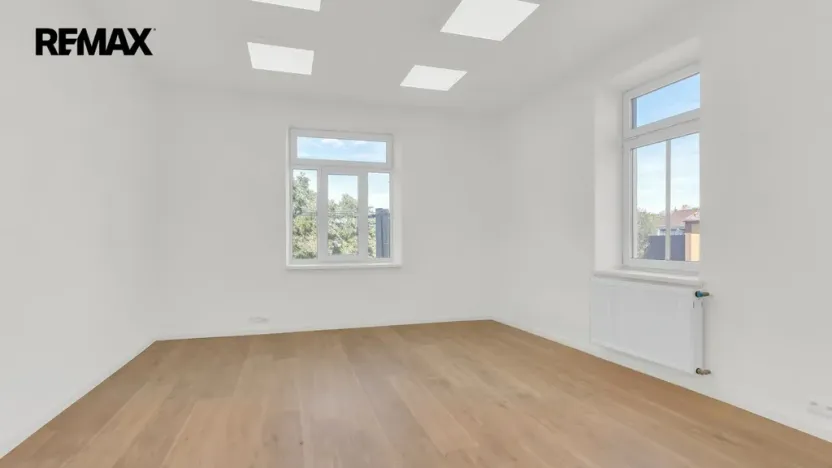 Prodej kanceláře, Třebíč - Stařečka, Sucheniova, 410 m2