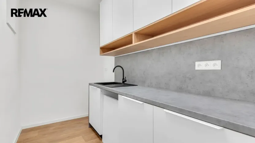 Prodej kanceláře, Třebíč - Stařečka, Sucheniova, 410 m2