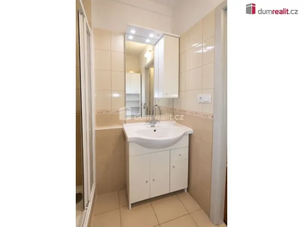 Pronájem bytu 1+1, Praha - Modřany, Botevova, 31 m2