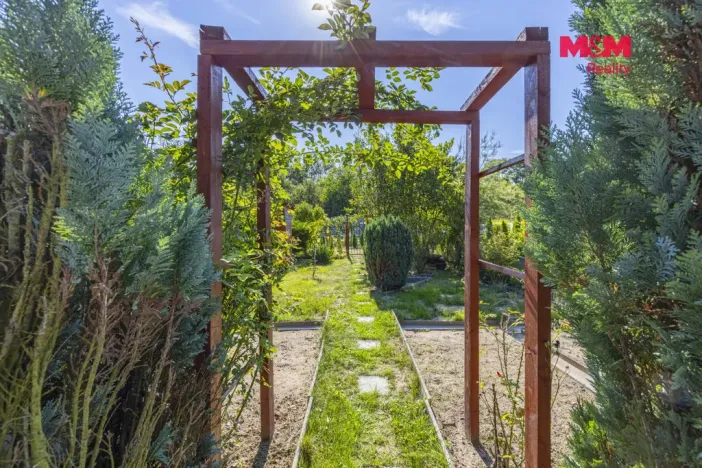 Prodej zahrady, Rybitví, 185 m2