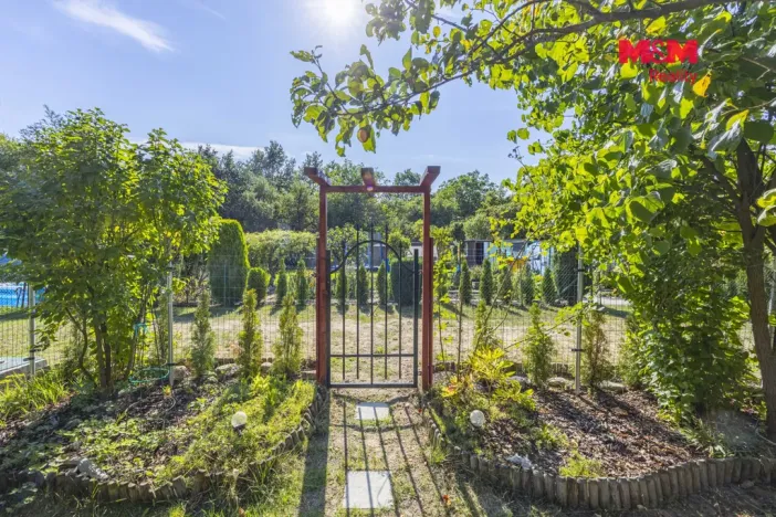 Prodej zahrady, Rybitví, 185 m2