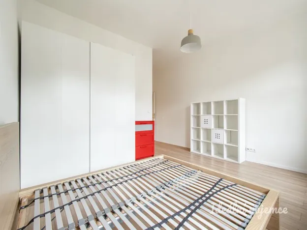 Pronájem bytu 1+kk, Praha - Karlín, Hybešova, 33 m2