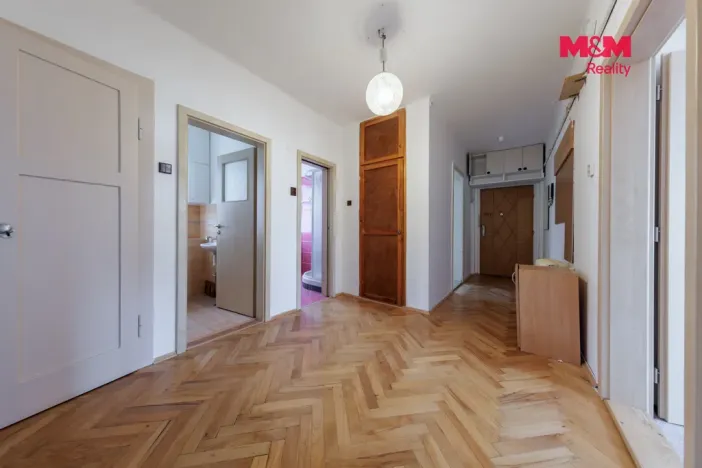 Prodej bytu 3+1, Karlovy Vary, Jiráskova, 74 m2