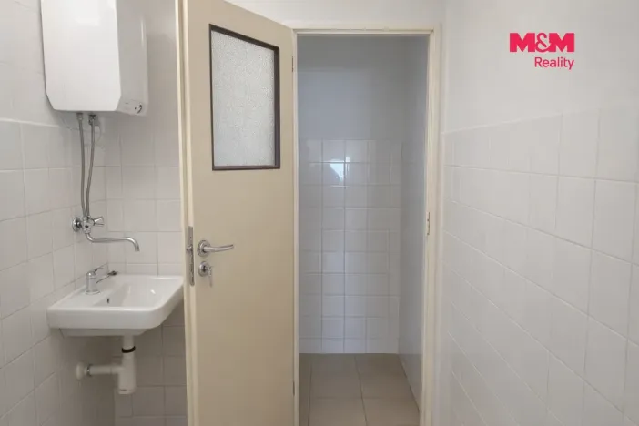 Pronájem obchodního prostoru, Beroun - Beroun-Centrum, Česká, 64 m2