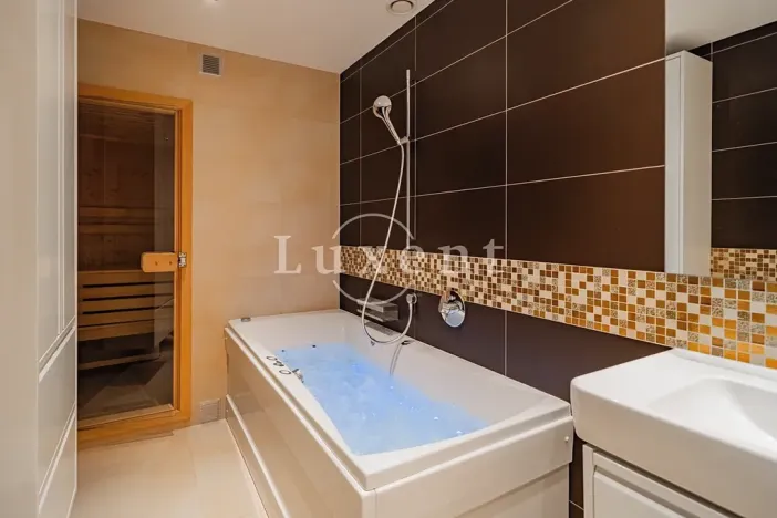 Prodej bytu 2+kk, Praha - Hlubočepy, Výhledová, 74 m2