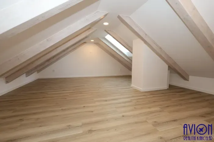 Pronájem vícegeneračního domu, Praha - Stodůlky, V borovičkách, 193 m2