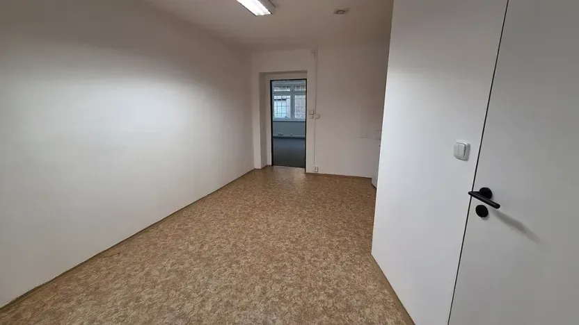 Pronájem bytu 1+1, Praha - Vinohrady, Vinohradská, 49 m2